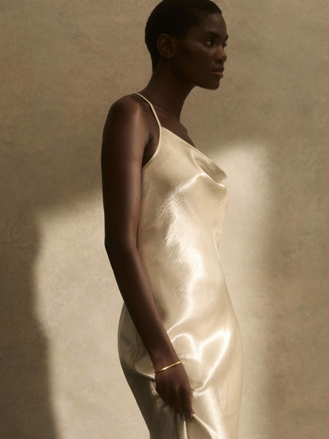 Contour Hinged Cuff Gold | Womens