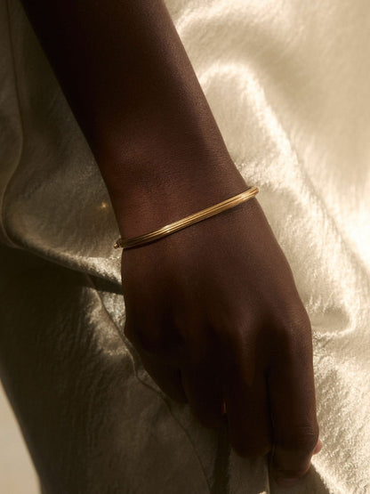 Contour Hinged Cuff Gold | Womens