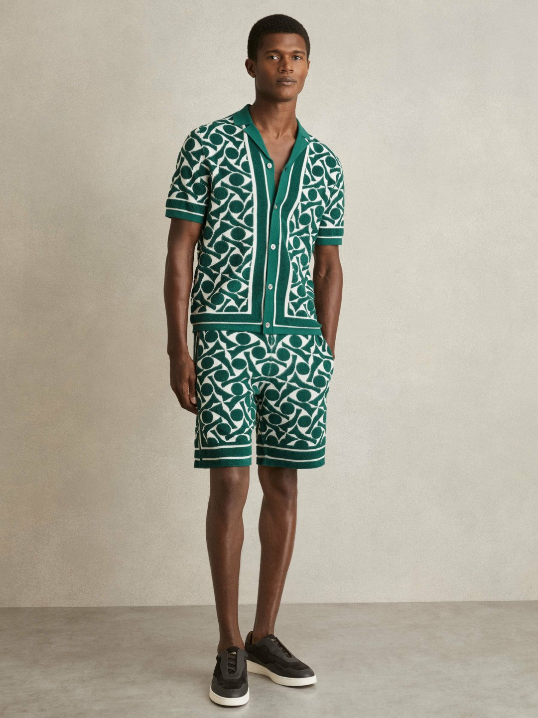 Abstract-Pattern Towelling Shorts Green/White | Mens