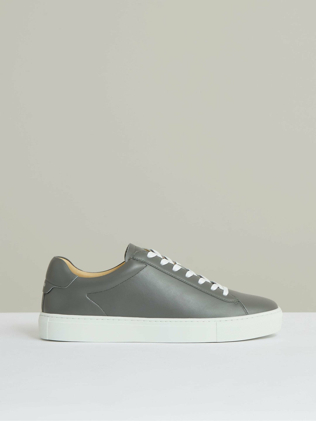 Leather Low-Top Trainers Graphite Grey | Mens