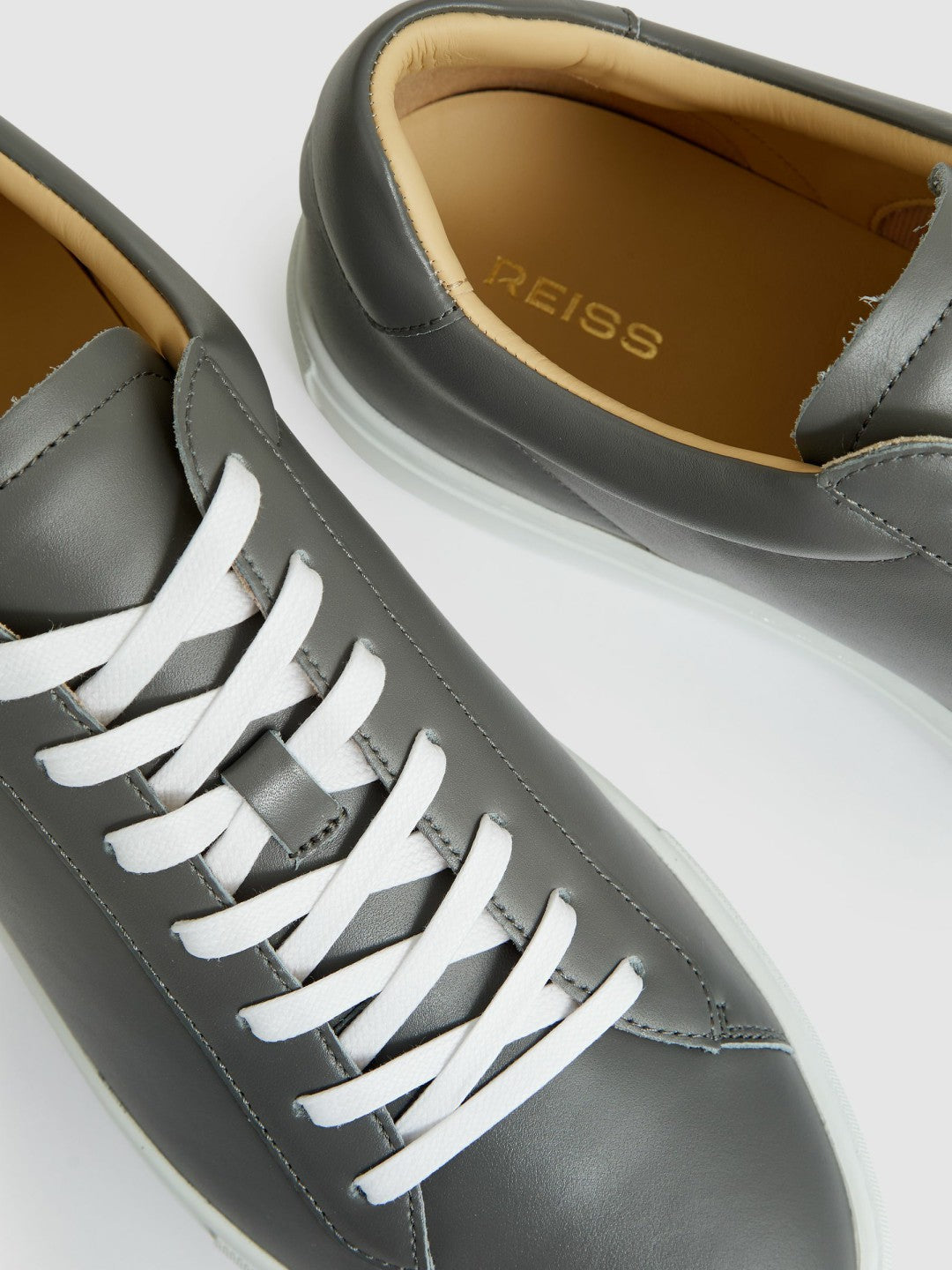 Leather Low-Top Trainers Graphite Grey | Mens