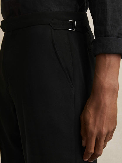 Side-Adjuster Tailored Shorts Black | Mens