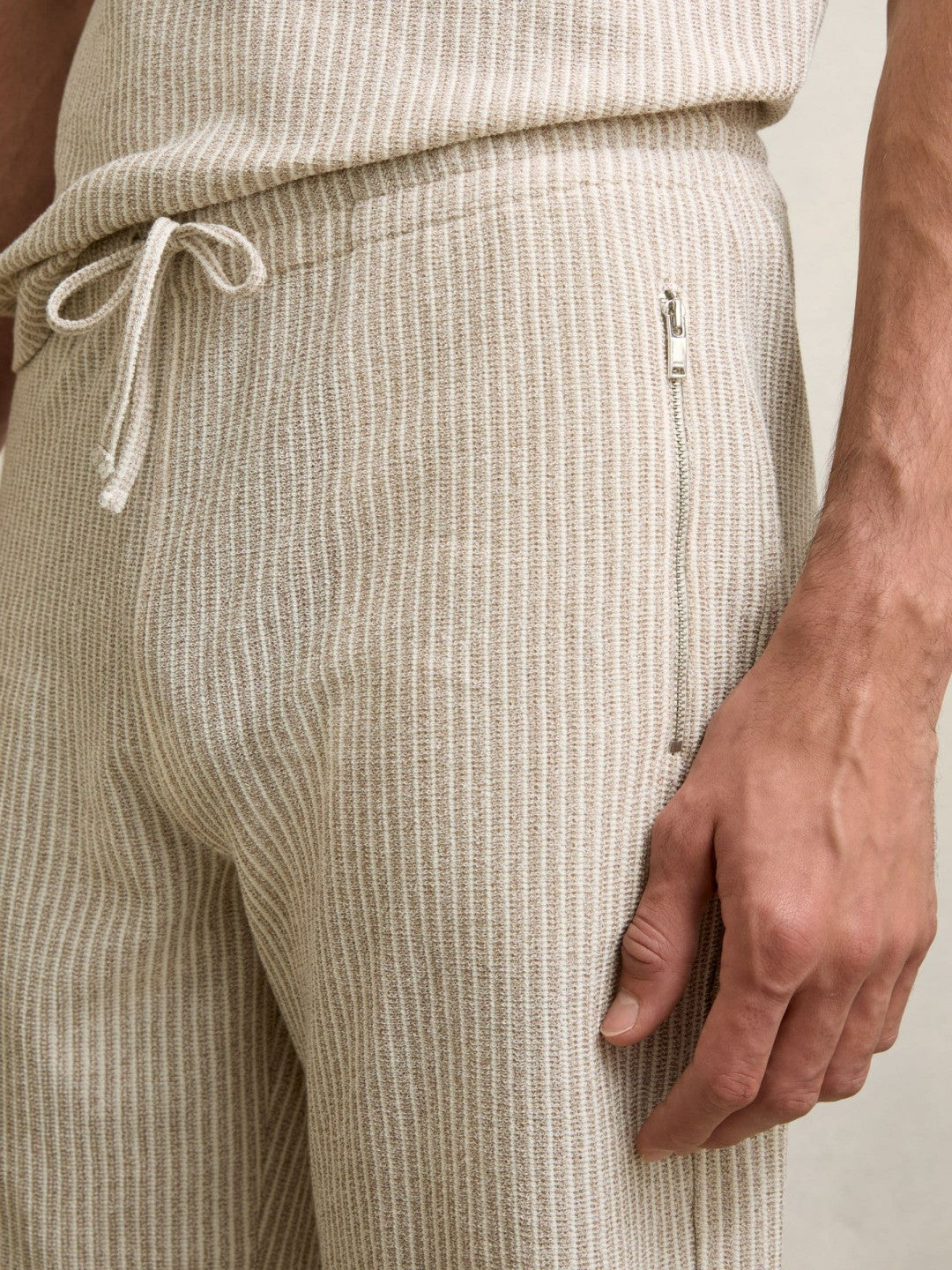 Cotton-Blend Stripe Drawstring Shorts Ecru/Taupe Brown | Mens